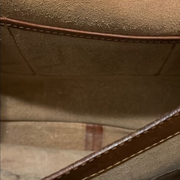 I Medici Italian Leather Messenger Bag with Adjustable Strap - Picture 13 of 14